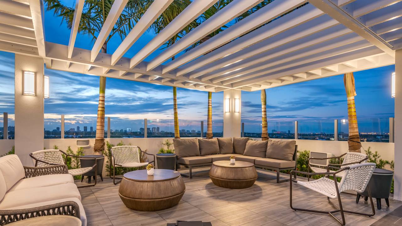 Best Rooftop Bars in Fort Lauderdale for Home Buyers