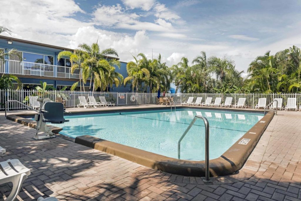 Rodeway Inn & Suites Fort Lauderdale