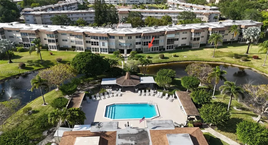 Red arrow points to location of the corner unit.