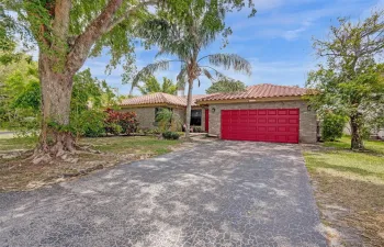4BR POOL HOME + DEN USED AS AN OFFICE