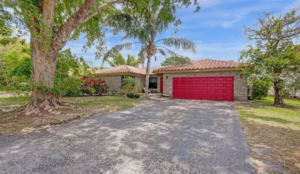 4BR POOL HOME + DEN USED AS AN OFFICE