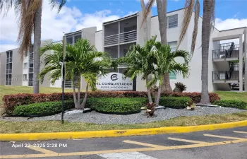 Main Entrance to El Conquistador