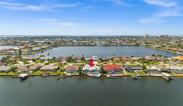 621 SW 49th Ln Amazing Location