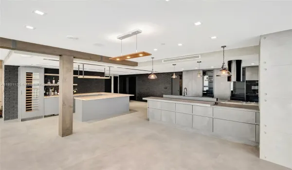 Bar and kitchen area smart lights, integrated BOSE speakers,