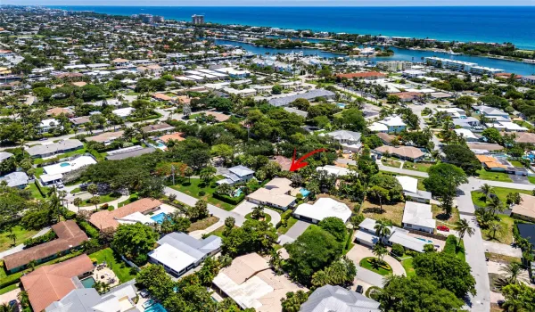 A stones throw away from the Nauti Dawg restaurant and Lighthouse Point Marina!