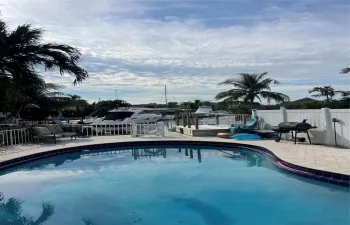Pool with water views. Bring your paddle boards and kayaks!