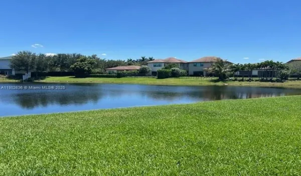 TRANQUIL LAKEVIEW