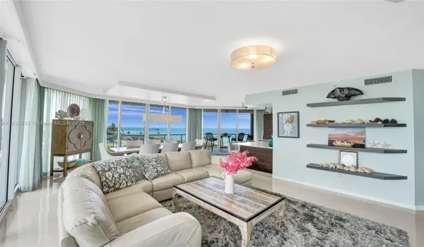 Family room with breathtaking ocean view