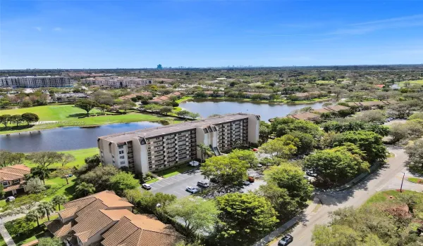 Rolling Hills: Panoramic View