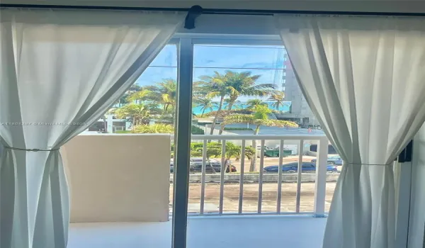 Sliding Door