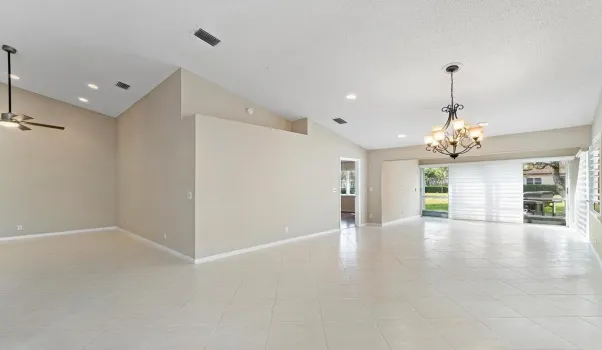 OPEN FLOOR PLAN