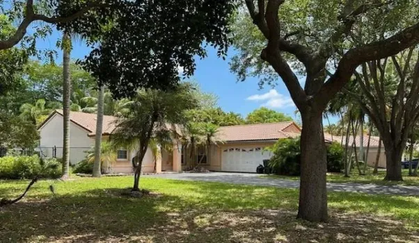 Oversized corner lot