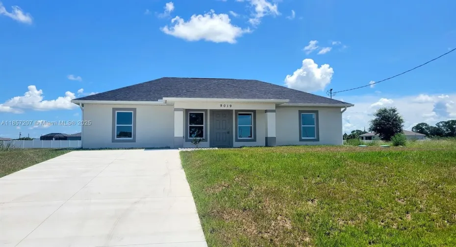 9019 E Crow Cir, LaBelle, FL 33935