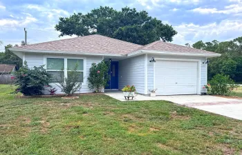 Super Cute Front of House