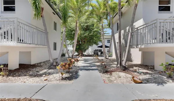 ENTRANCE/WALKWAY TO COMPLEX