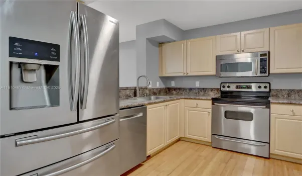 Open Large Kitchen