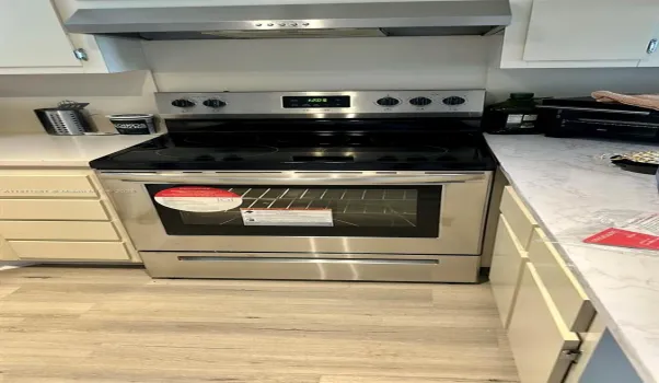 New Electric Stove with oven.