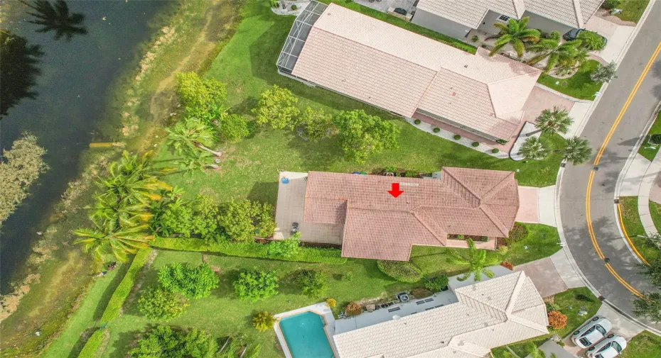 Waterfront beauty on Huge Lot