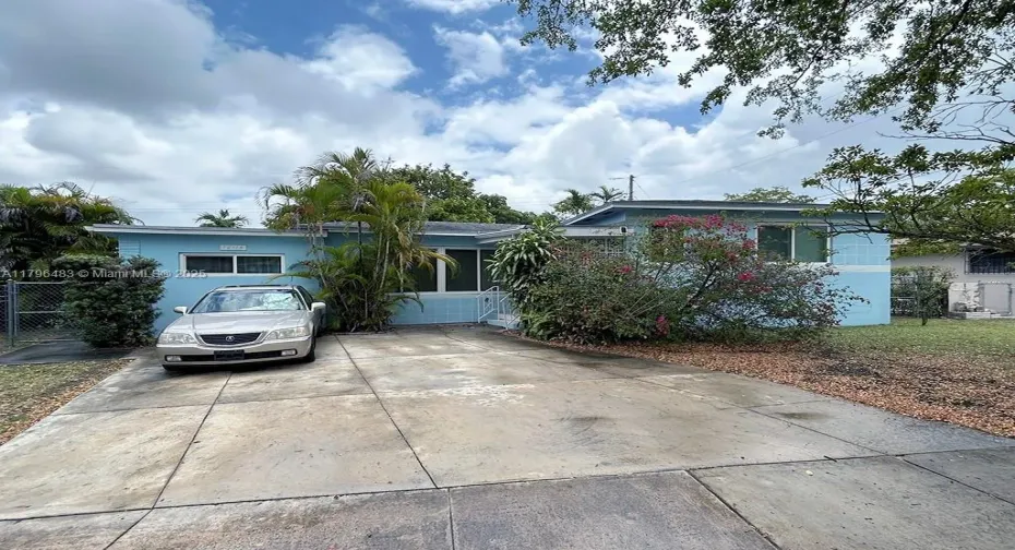 Large driveway off street parking
