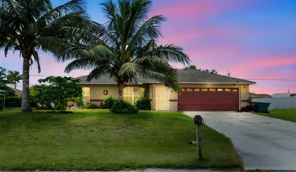 BIENVENIDA to your HOME in NE Cape Coral