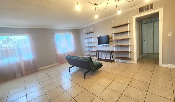 Large living room area for all your furniture