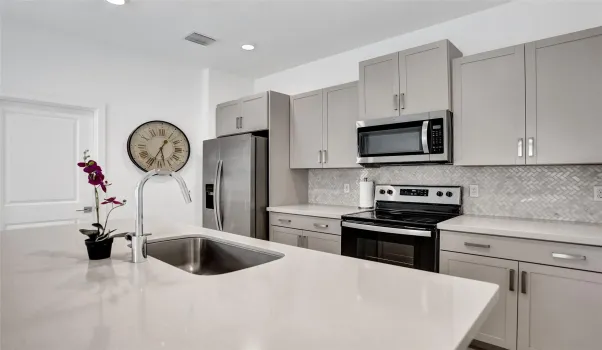 4 bedroom newly built with MODERN kitchen with island