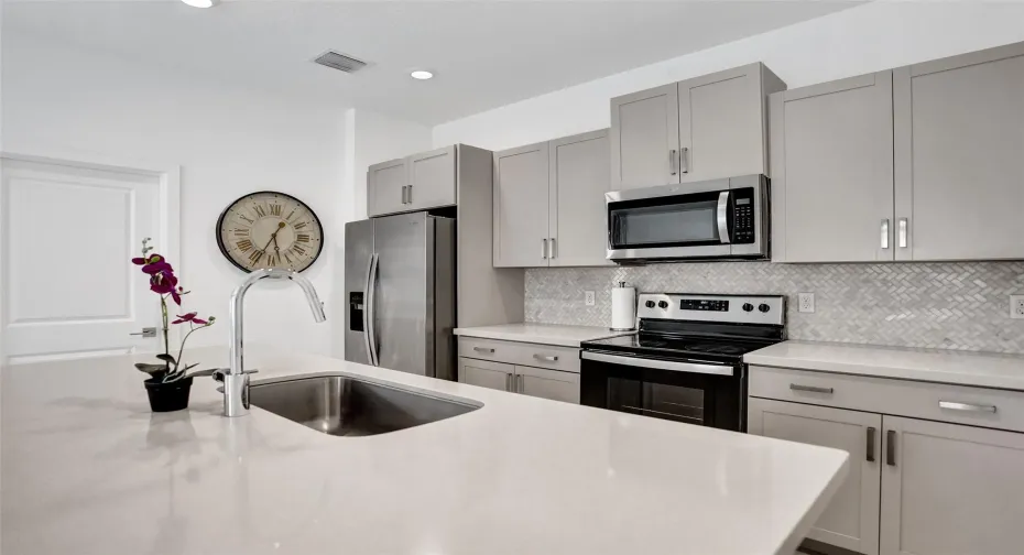 4 bedroom newly built with MODERN kitchen with island