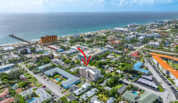 Welcome to Island Breeze! Just steps to Deerfield Beach, The Pier, shops and restaurants!