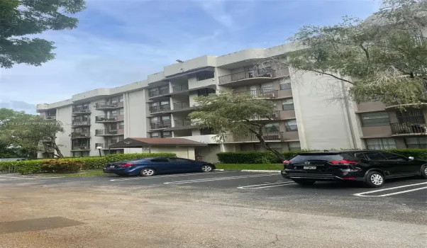 2701 Riverside Dr # 409 B Coral Springs