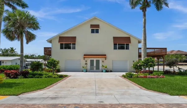 Welcome to 4837 Tarpon Avenue in beautiful Bonita Springs!