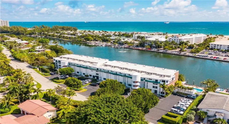 Townhomes at Harbor Beach, Front View