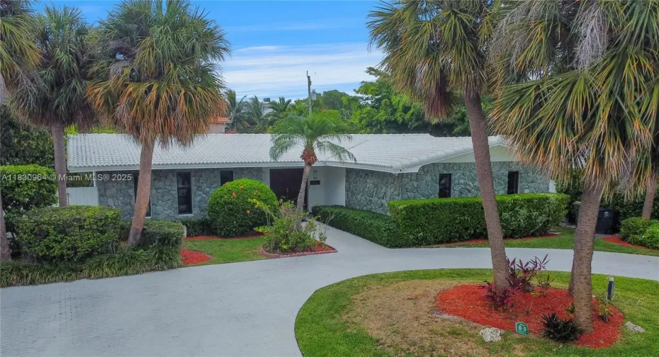Clean and well maintained.  Owner maintains lawn, pool, and pest service as part of the lease.