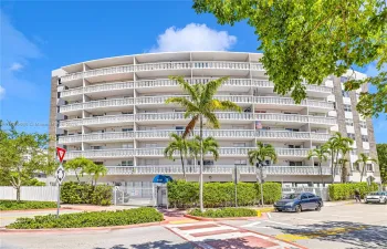 Front view of Excelsior Condominium just off Alton Road and 195