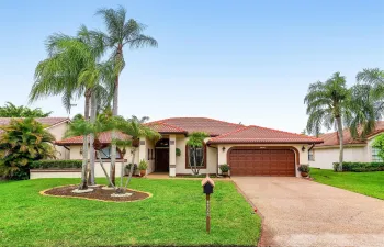 West Glen's premiere residence!