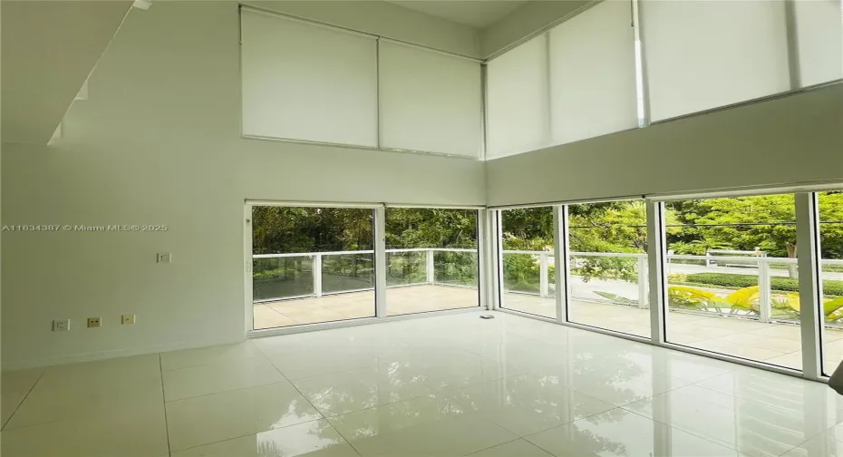 Modern Corner unit