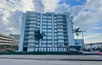 FRESHLY PAINTED AND WELL MAINTAINED ,GREAT LOCATION CORNER OF HOLLYWOOD BOULAVARD AND A1A, 1 BLOCK FROM THE OCEAN