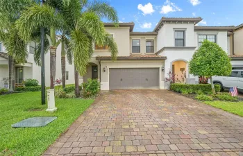 Corner Unit with large side and backyard