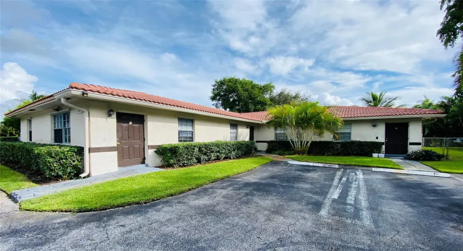 Well kept Triplex