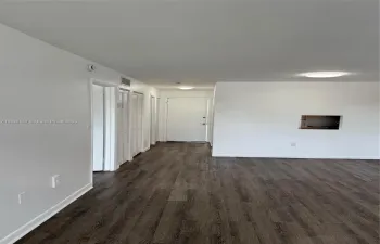 LIVING / DINING