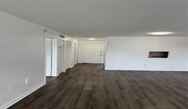 LIVING / DINING