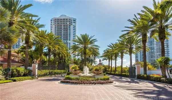 One Island Place