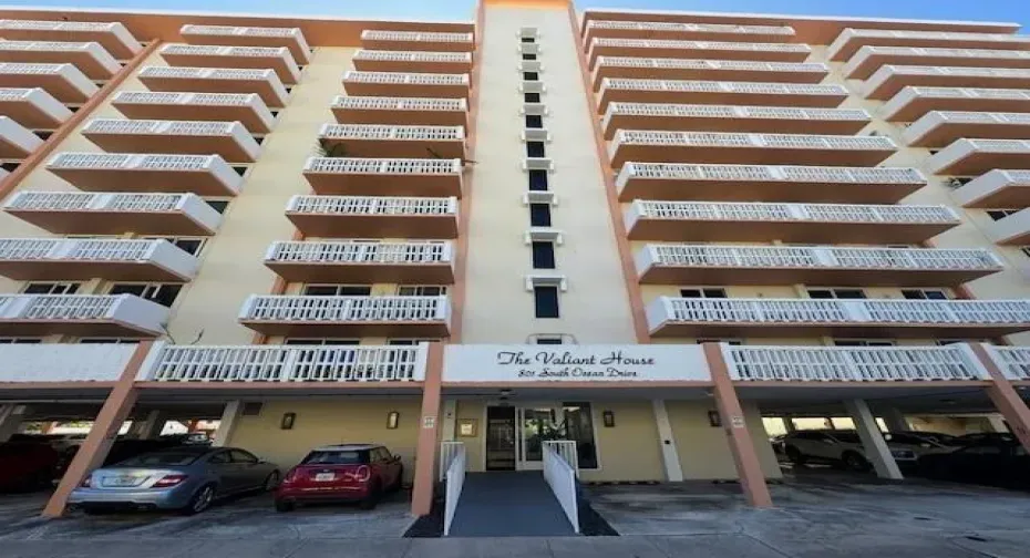 GREAT PROPERTY 1 BLOCK FROM OCEAN