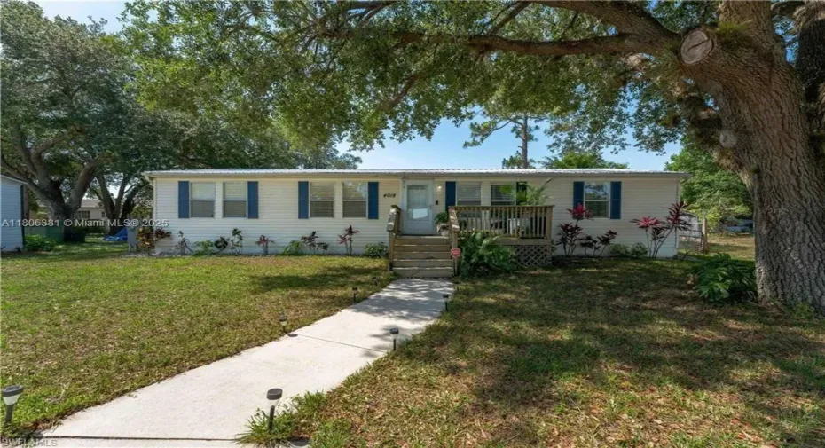 4018 CALOOSA LOOP
LABELLE, FL 33935
