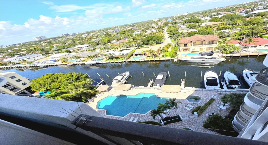 Renaissance III-1006, terrific canal access & views
