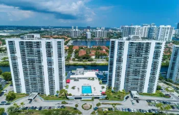 Eldorado Twin Towers & Pool Area