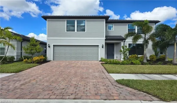 3700 Passion Vine Dr, Alva, FL 33920