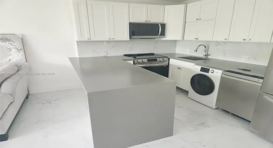  KITCHEN MODEL