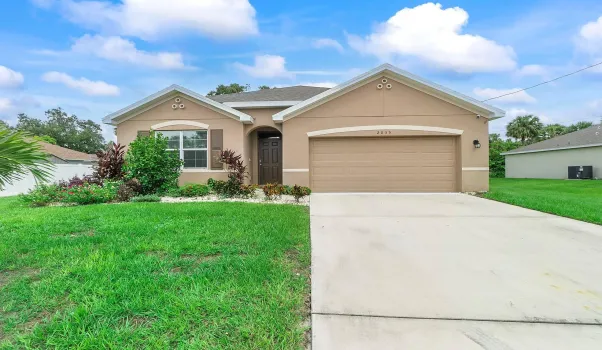 Home has since been updated with new landscaping*