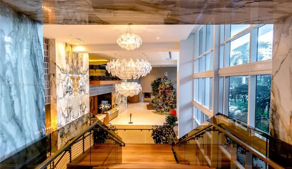 Grand Lobby w/ 24-Hour Concierge