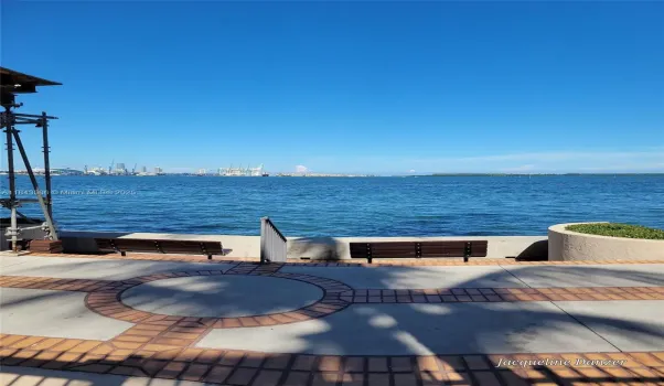 The water front views of 540 Brickell Key II